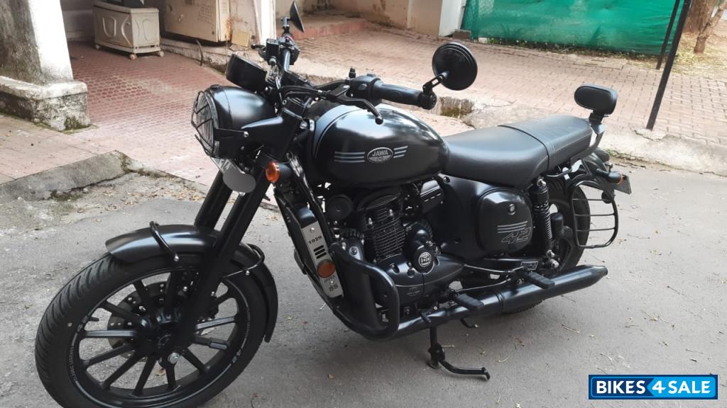 Jawa 42 Dual Channel ABS AllStar Black Jawa 42 Dual Channel ABS AllStar Black