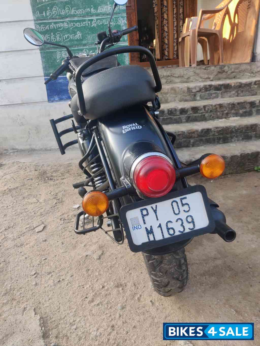 Royal Enfield Classic Stealth Black Royal Enfield Classic Stealth Black