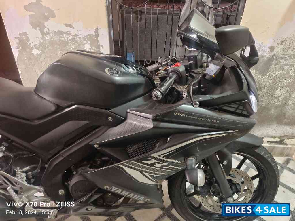 Black Yamaha YZF R15 V3 Black Yamaha YZF R15 V3