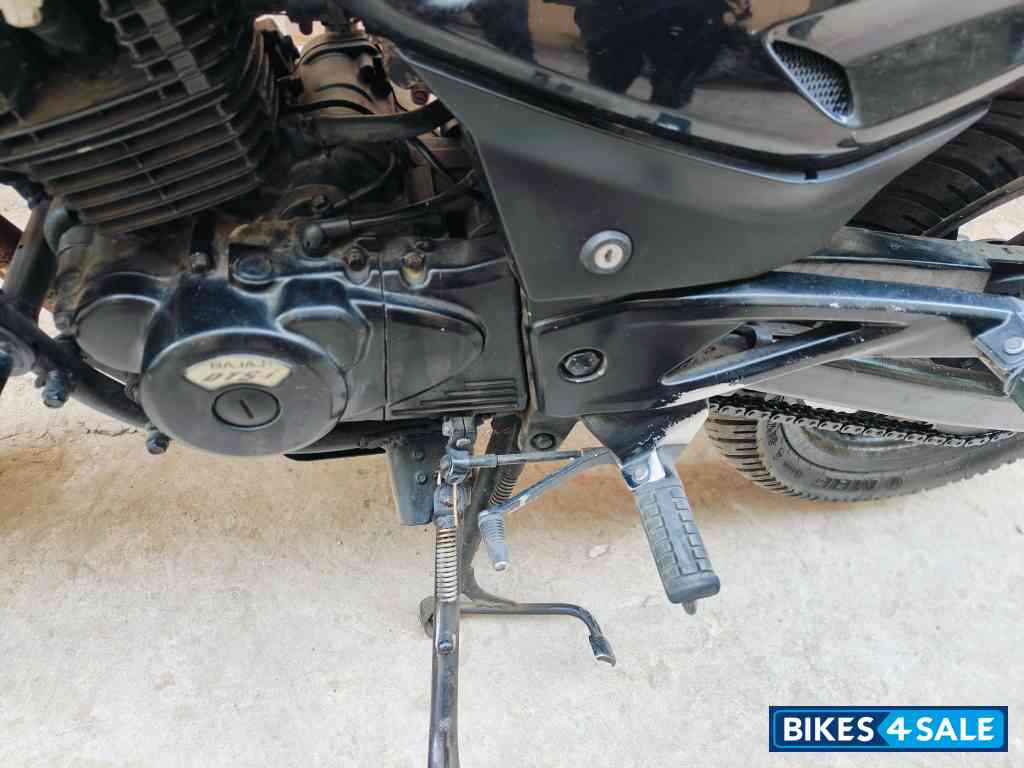 Black Bajaj Pulsar 180 Black Bajaj Pulsar 180