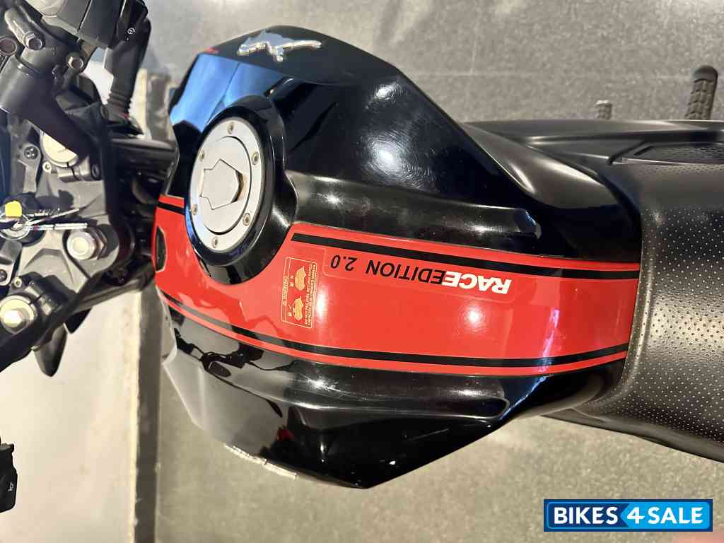 TVS Apache RTR 200 4V TVS Apache RTR 200 4V