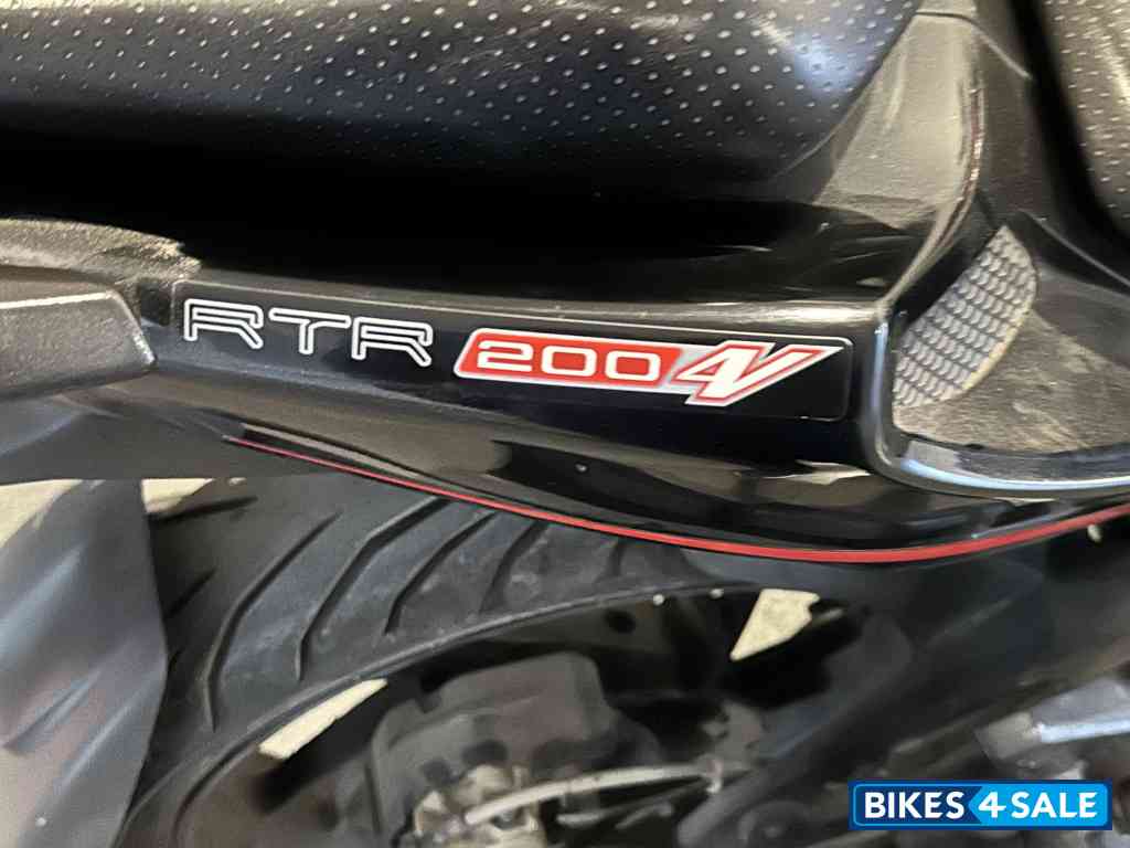 TVS Apache RTR 200 4V TVS Apache RTR 200 4V