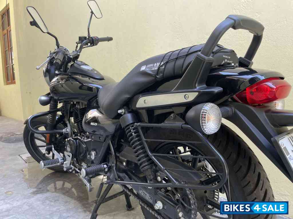 Black Bajaj Avenger Street 160 BS6