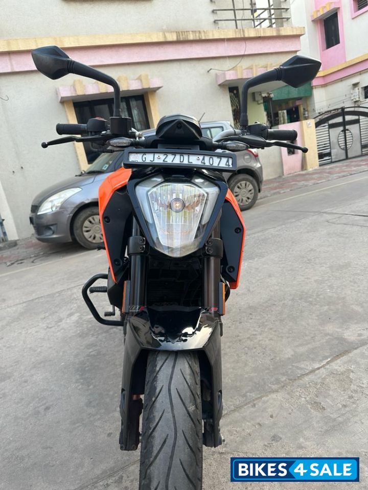 Orange KTM Duke 200 ABS