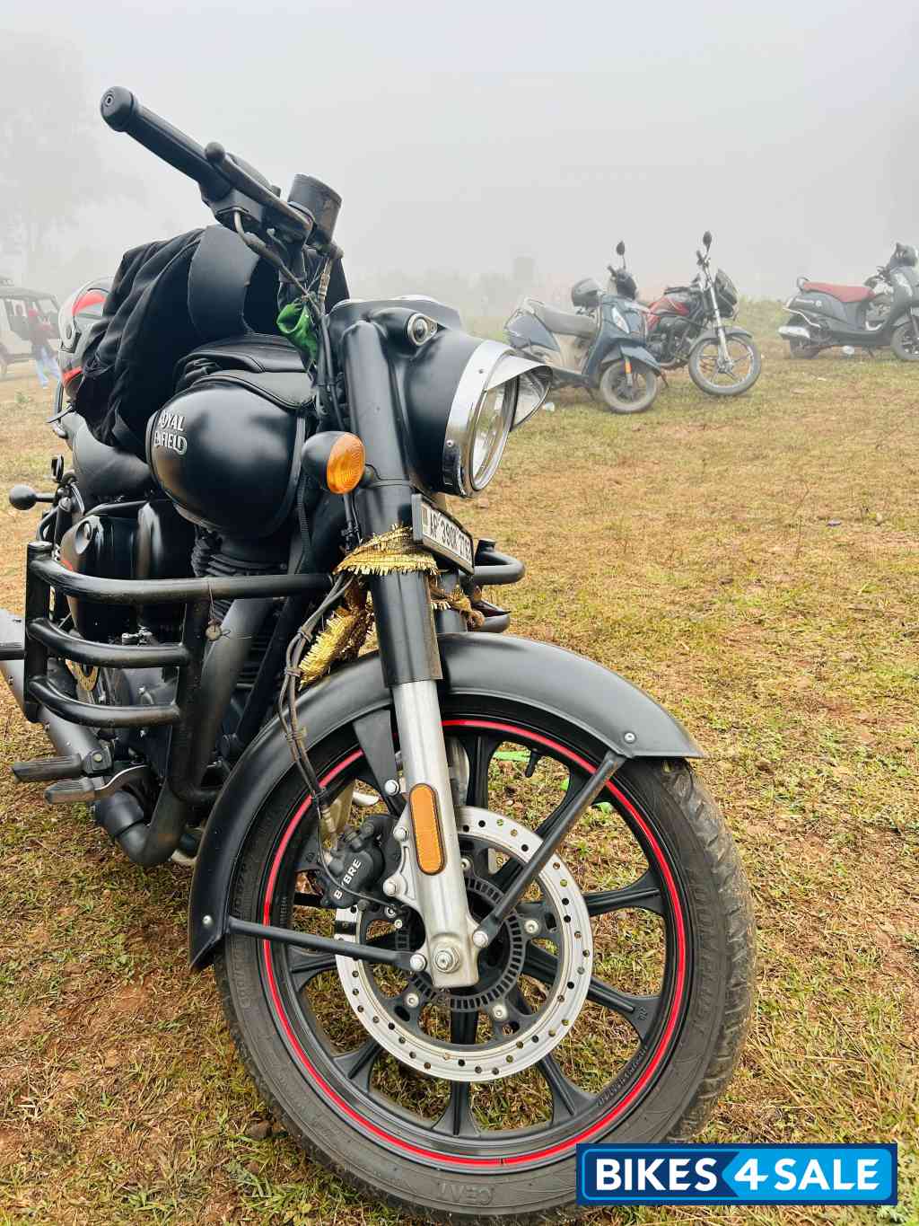 Black Royal Enfield Classic Stealth Black Black Royal Enfield Classic Stealth Black