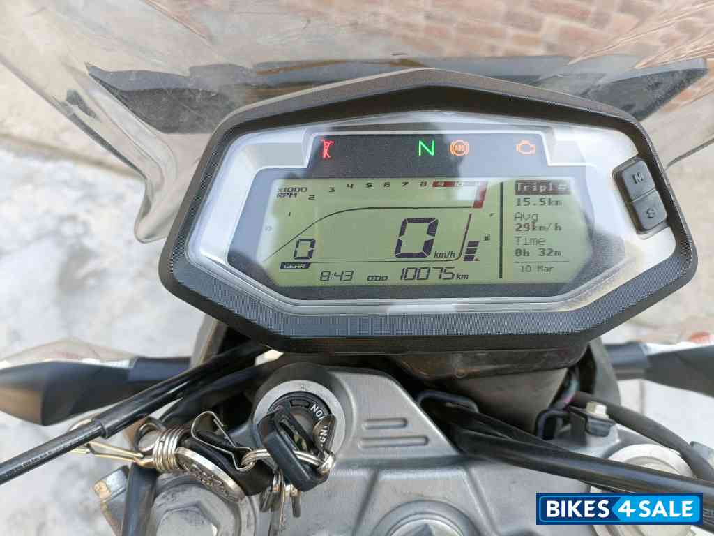 Blue-white Hero Xpulse 200 4V Blue-white Hero Xpulse 200 4V