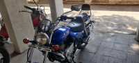 Blue Bajaj Avenger 220 DTS-i
