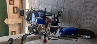 Blue Bajaj Avenger 220 DTS-i