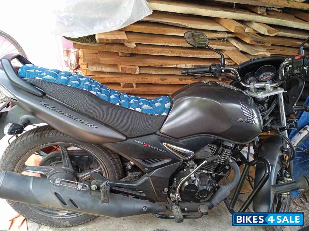Gray Honda Unicorn 160 BS6 Gray Honda Unicorn 160 BS6