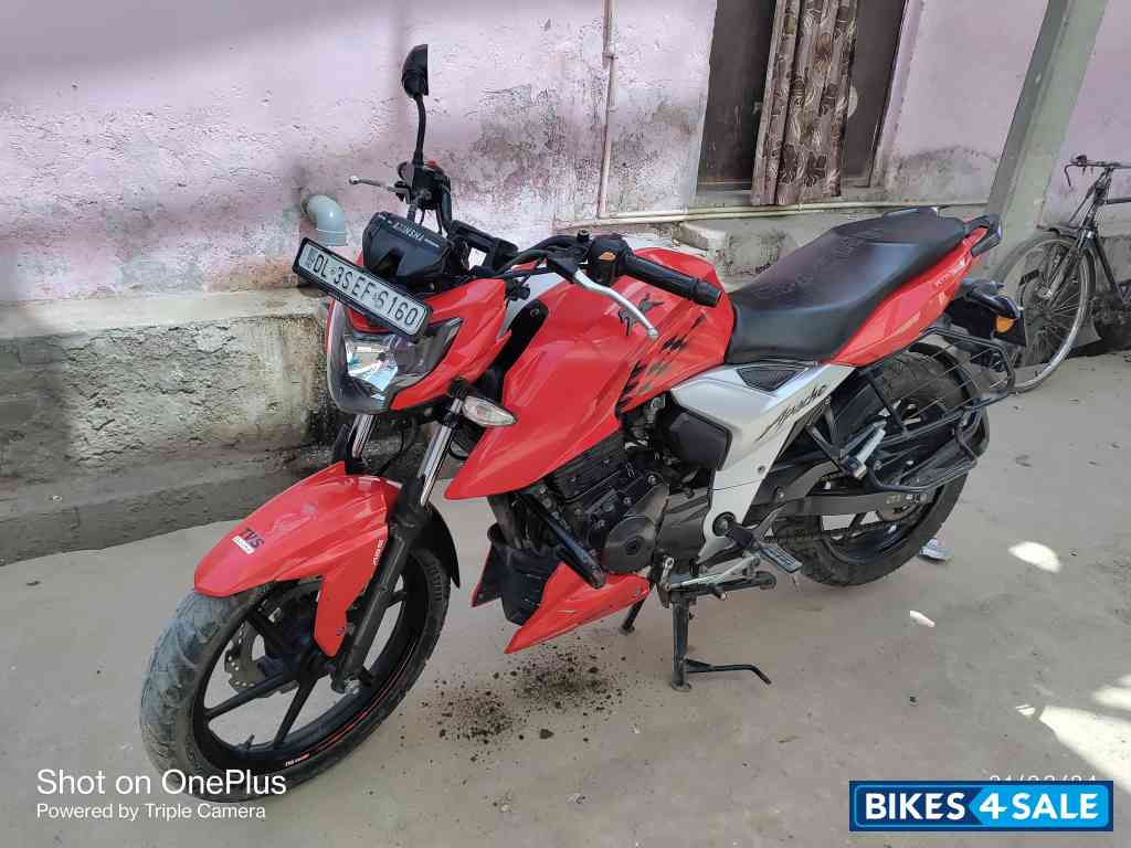 Red TVS Apache RTR 160 4V Red TVS Apache RTR 160 4V