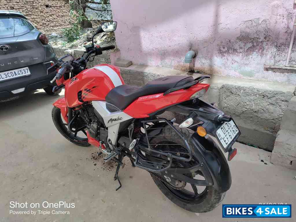 Red TVS Apache RTR 160 4V Red TVS Apache RTR 160 4V