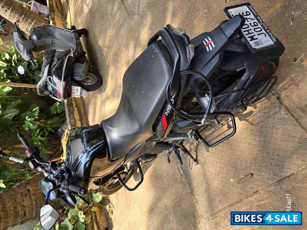 Black Bajaj Pulsar N150