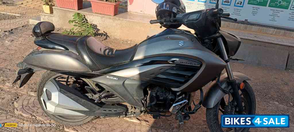 Suzuki Intruder 150 FI Suzuki Intruder 150 FI
