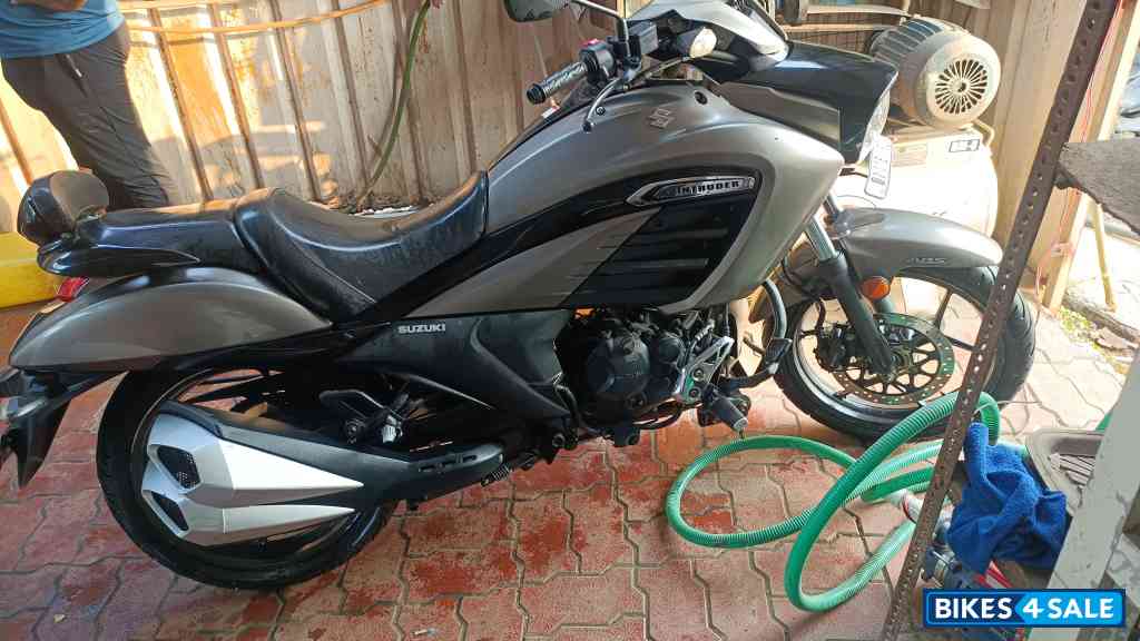 Suzuki Intruder 150 FI Suzuki Intruder 150 FI