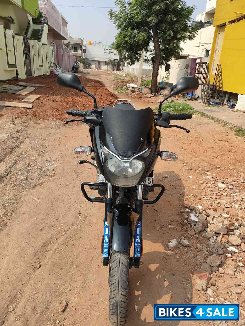 Black And Silver Bajaj Pulsar 125 Black And Silver Bajaj Pulsar 125