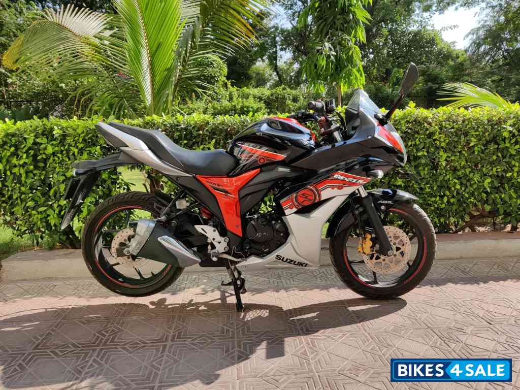 Black And Red Suzuki Gixxer SF SP Black And Red Suzuki Gixxer SF SP