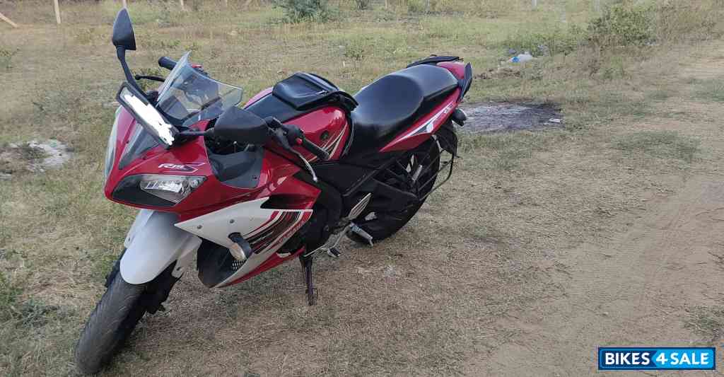 Cocktail Red Yamaha YZF R15 S Cocktail Red Yamaha YZF R15 S