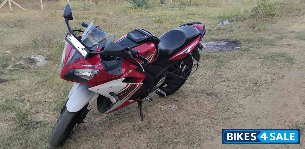 Cocktail Red Yamaha YZF R15 S Cocktail Red Yamaha YZF R15 S