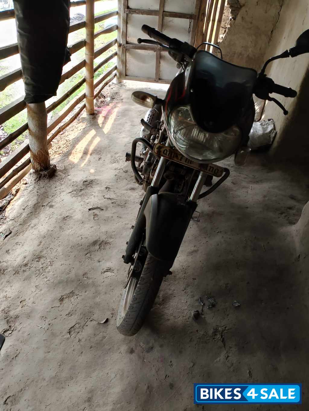 Black Bajaj Discover DTSi 135 Black Bajaj Discover DTSi 135