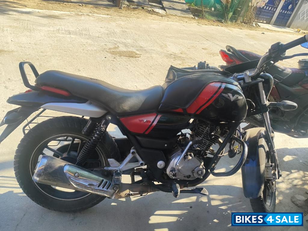 Bajaj V15