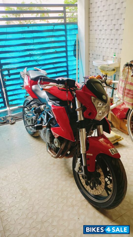 Benelli TNT 600 i Benelli TNT 600 i