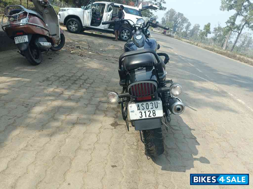 Blue Bajaj Avenger Street 150 Blue Bajaj Avenger Street 150