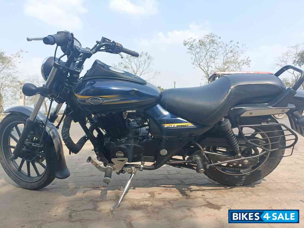 Blue Bajaj Avenger Street 150 Blue Bajaj Avenger Street 150