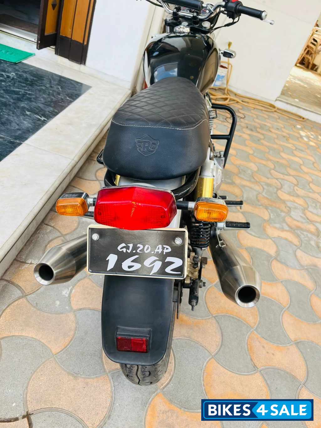 Black Royal Enfield Interceptor 650 Twin Black Royal Enfield Interceptor 650 Twin