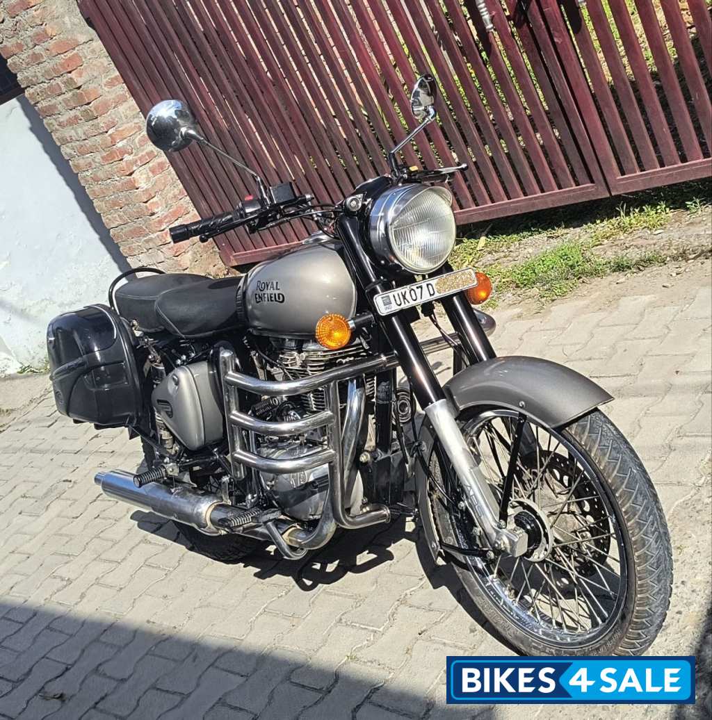 Gunmetal Grey Royal Enfield Classic Gunmetal Grey Gunmetal Grey Royal Enfield Classic Gunmetal Grey