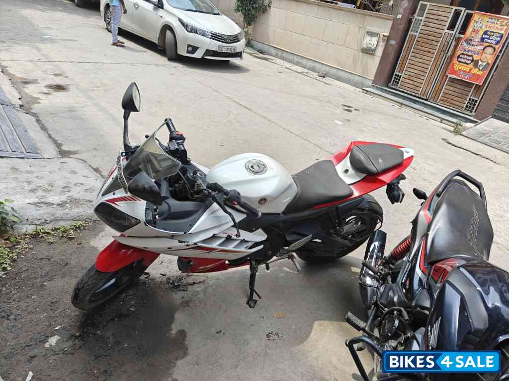 Yamaha YZF R15 Yamaha YZF R15