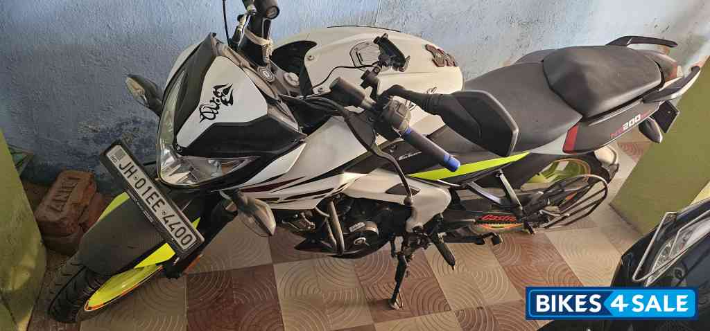 Bajaj Pulsar NS 200 BS6 Bajaj Pulsar NS 200 BS6