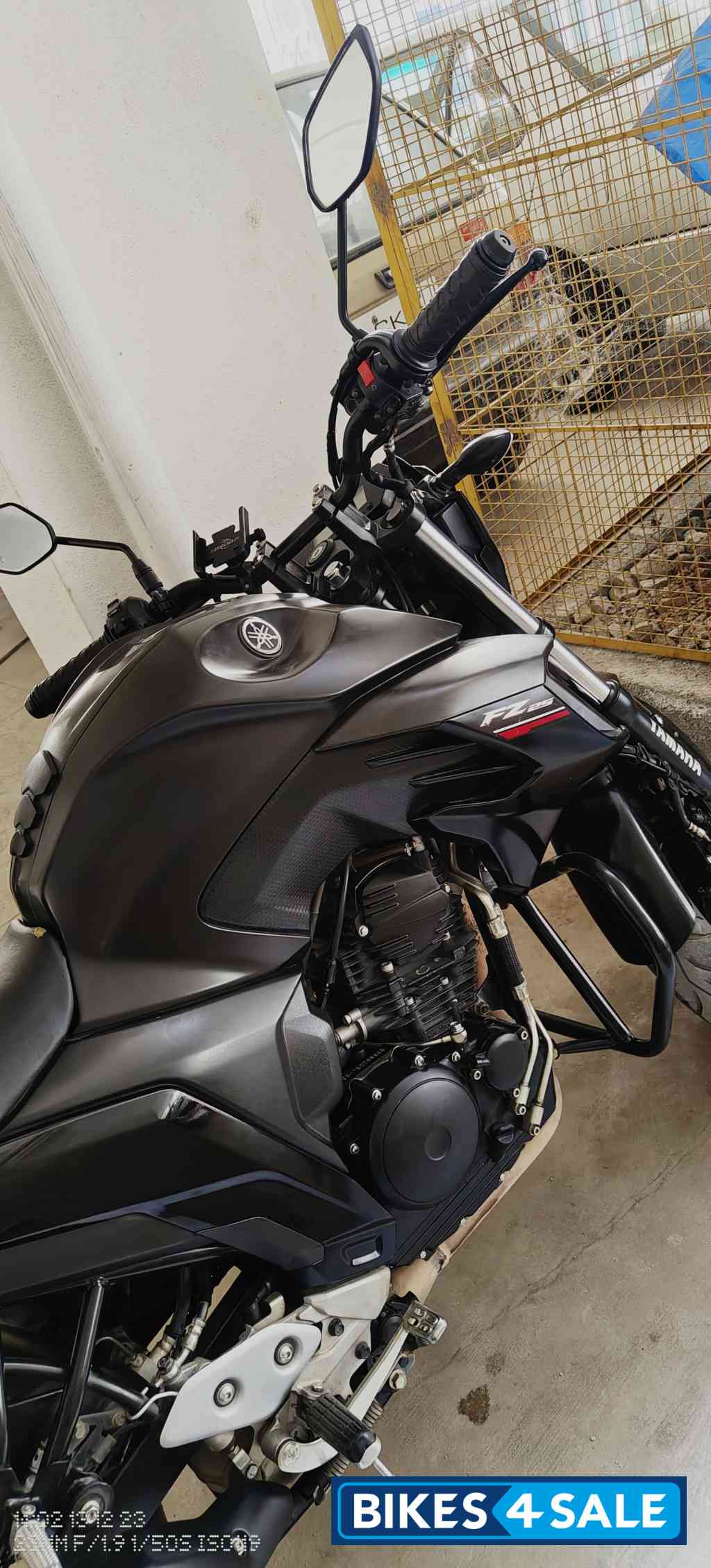 Black Yamaha FZS 25 Black Yamaha FZS 25