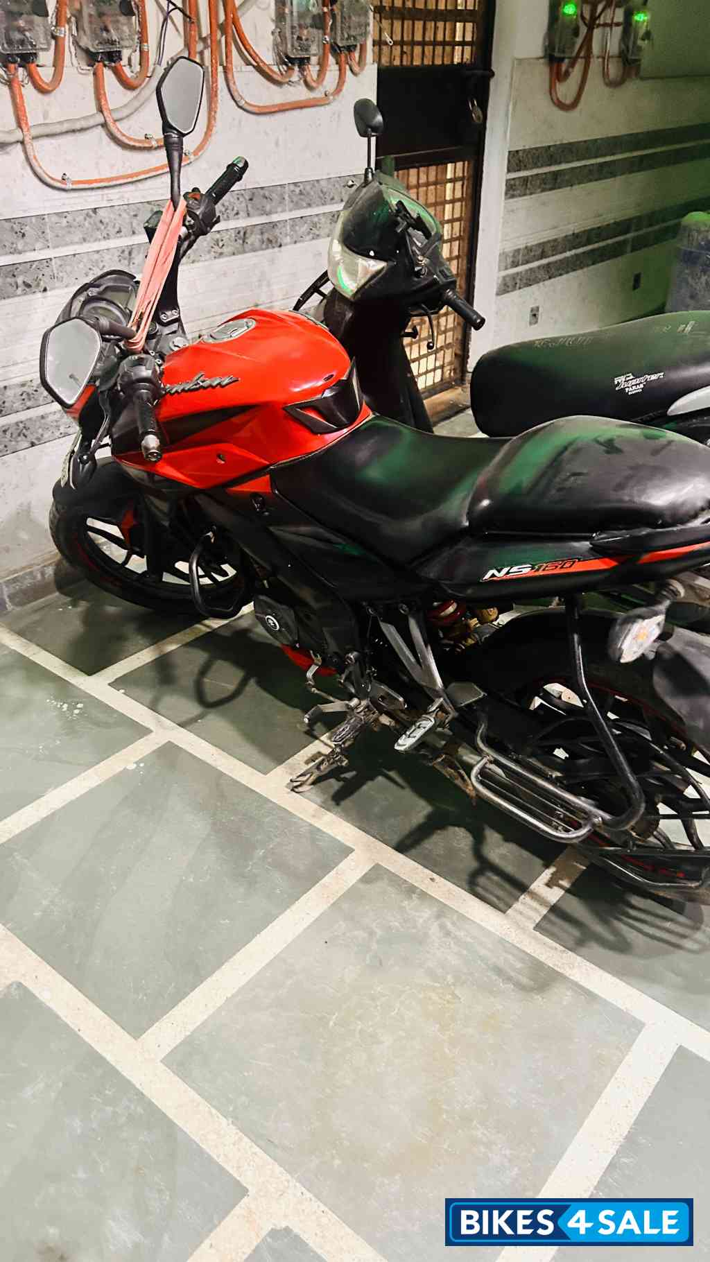 Red Bajaj Pulsar NS 160 Red Bajaj Pulsar NS 160