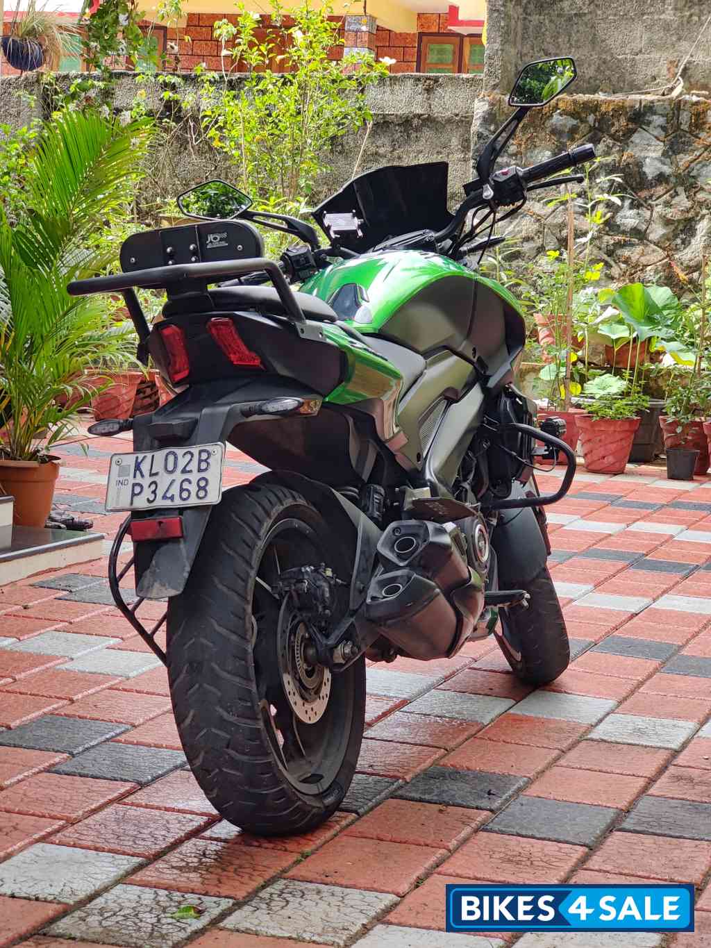 Green Bajaj Dominar 400 ABS BS6 Green Bajaj Dominar 400 ABS BS6