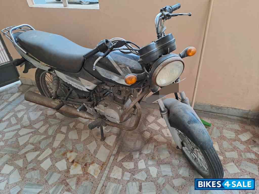 Black And Silver Bajaj CT 100