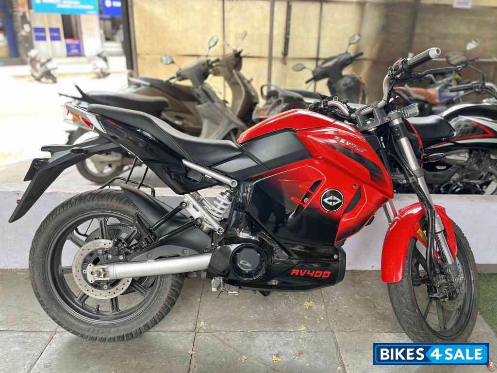 Revolt RV 400 Revolt RV 400