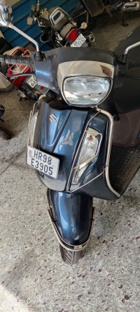 Pearl Moon Stone Grey Suzuki Access 125 Bluetooth Enabled