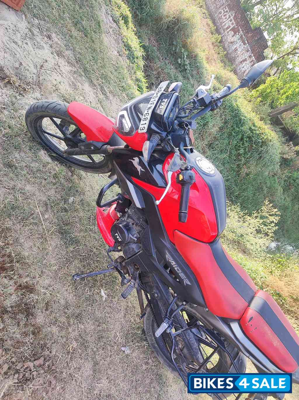 TVS Raider Split Seat