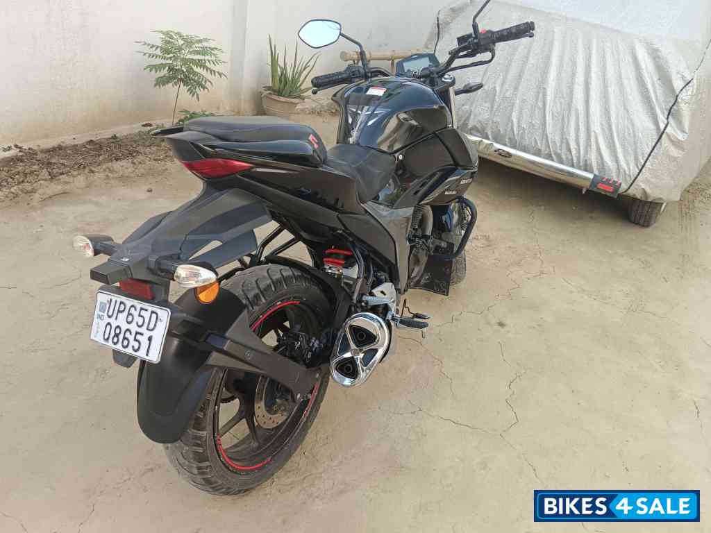 Black Suzuki Gixxer ABS Black Suzuki Gixxer ABS