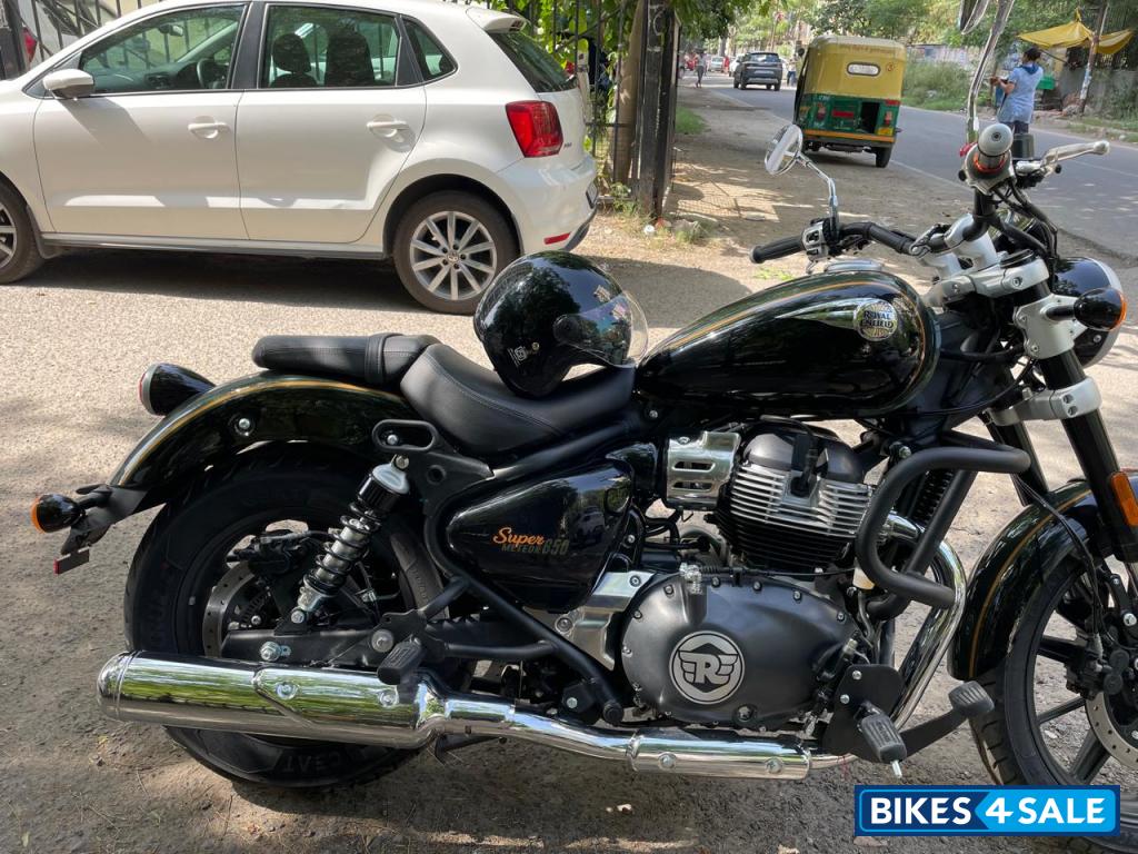 Interstellar Green Royal Enfield Super Meteor 650 Interstellar Green Royal Enfield Super Meteor 650