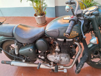 Black Royal Enfield Bullet Standard 350