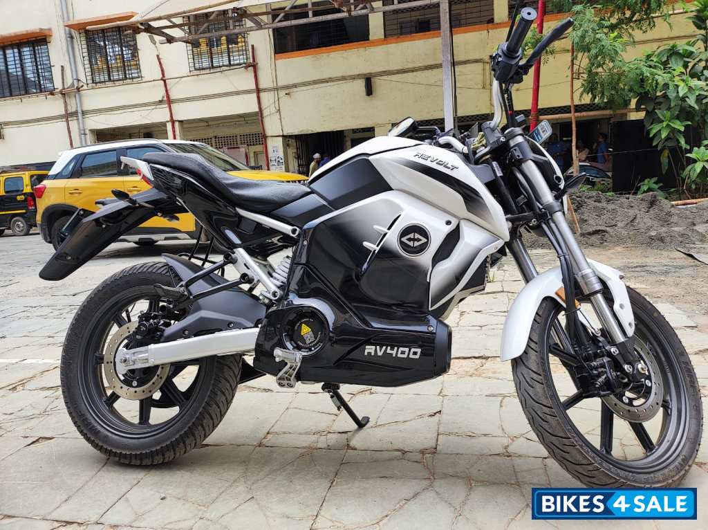 Revolt RV 400 Revolt RV 400