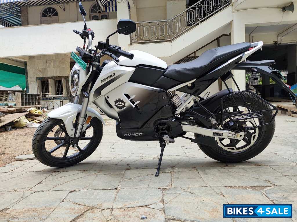 Revolt RV 400 Revolt RV 400