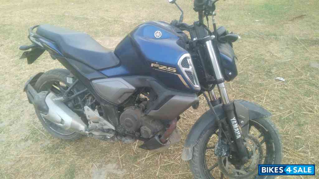 Blue And Black Yamaha FZ-S Blue And Black Yamaha FZ-S