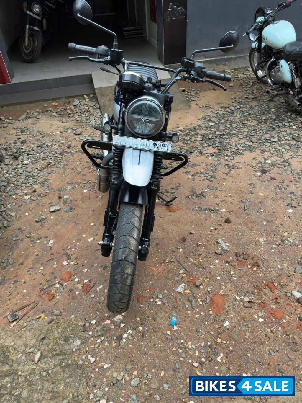 Yezdi Scrambler Dual Tone Yezdi Scrambler Dual Tone