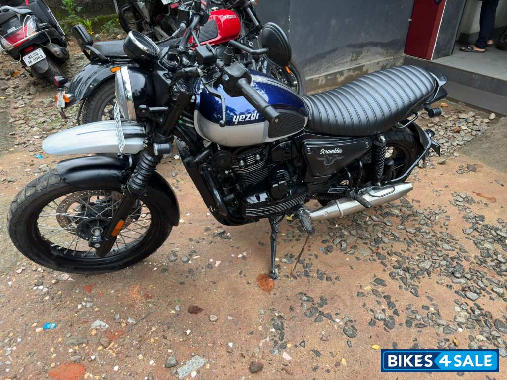 Yezdi Scrambler Dual Tone Yezdi Scrambler Dual Tone