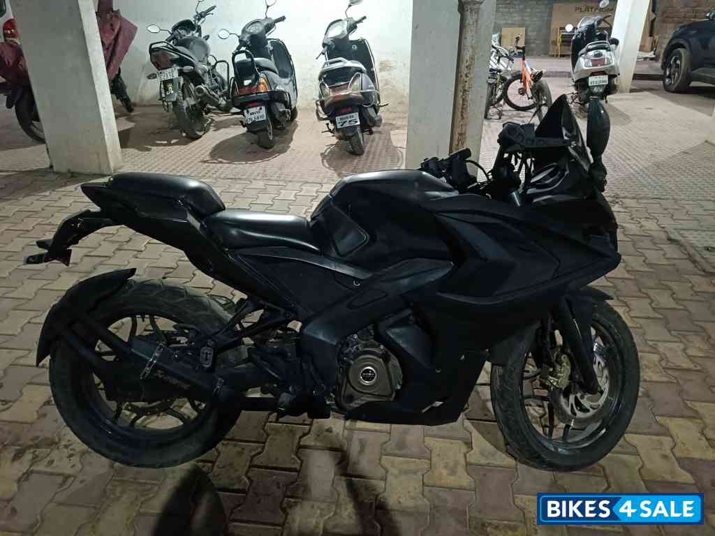 Bajaj Pulsar RS 200
