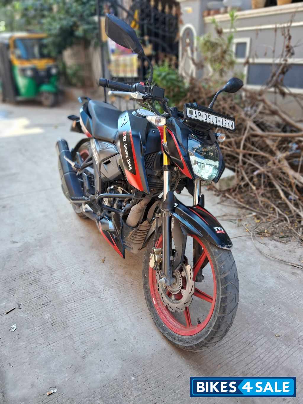 Matte Block TVS Apache RTR 160 4V Special Edition Matte Block TVS Apache RTR 160 4V Special Edition