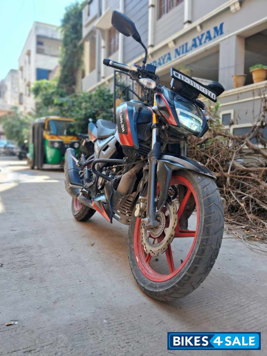 Matte Block TVS Apache RTR 160 4V Special Edition Matte Block TVS Apache RTR 160 4V Special Edition