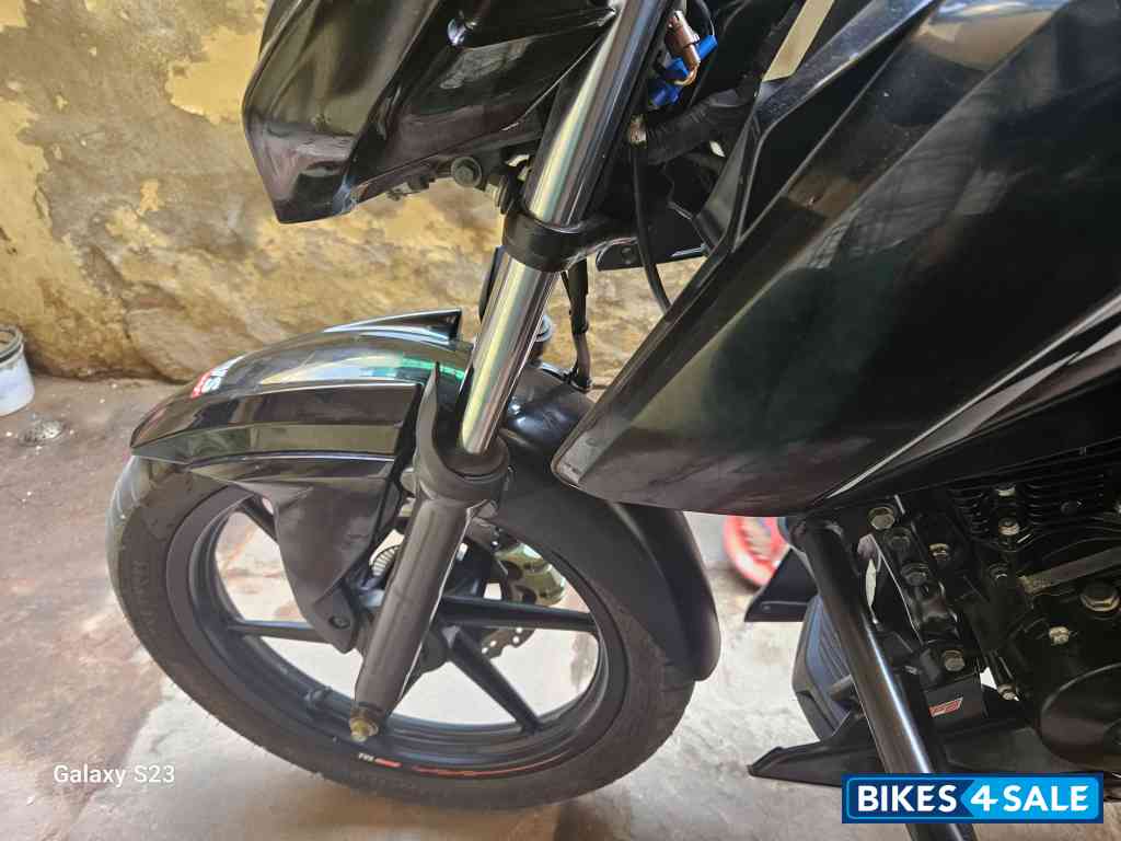 TVS Apache RTR 160 4V BS6